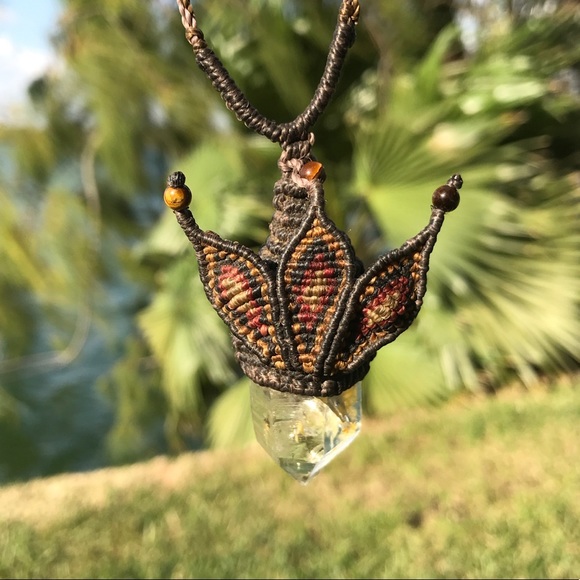 Sold crystal quartz crown adjustable necklace - Picture 2 of 8